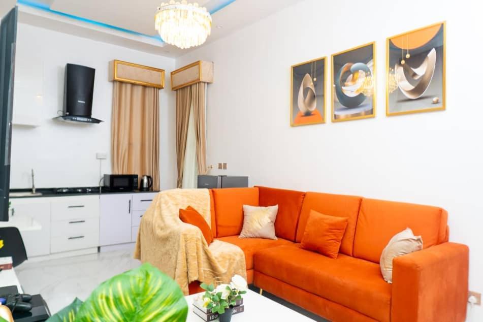 Urban Retreat Luxury Shortlet Apartment Lekki Ajah Lagos With Pool And Gym Extérieur photo