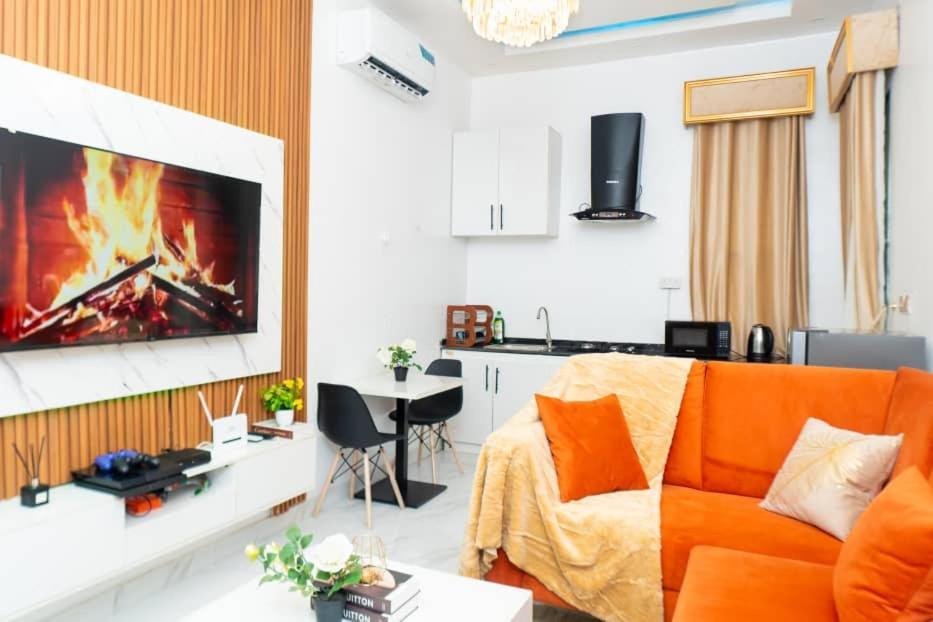 Urban Retreat Luxury Shortlet Apartment Lekki Ajah Lagos With Pool And Gym Extérieur photo